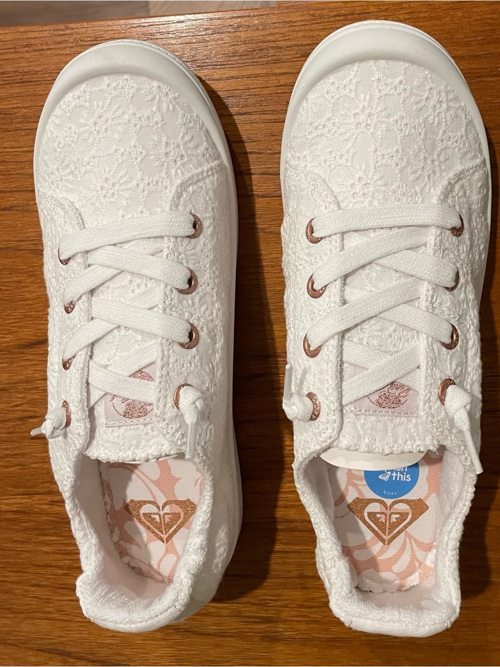 Roxy Bayshore Plus White Cotton Eyelet Sneakers Size 8 NIB
